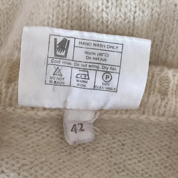 Vintage Shetland 100% Pure Wool White Sweater Made in Scotland Warm Winter - Picture 5 of 7